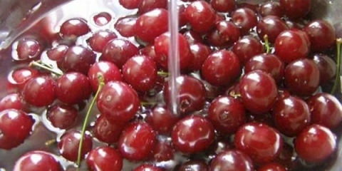 Džem od trešanja za zimu s kosti: recepti za kuhanje od svježih i smrznutih bobica, koristi i štete